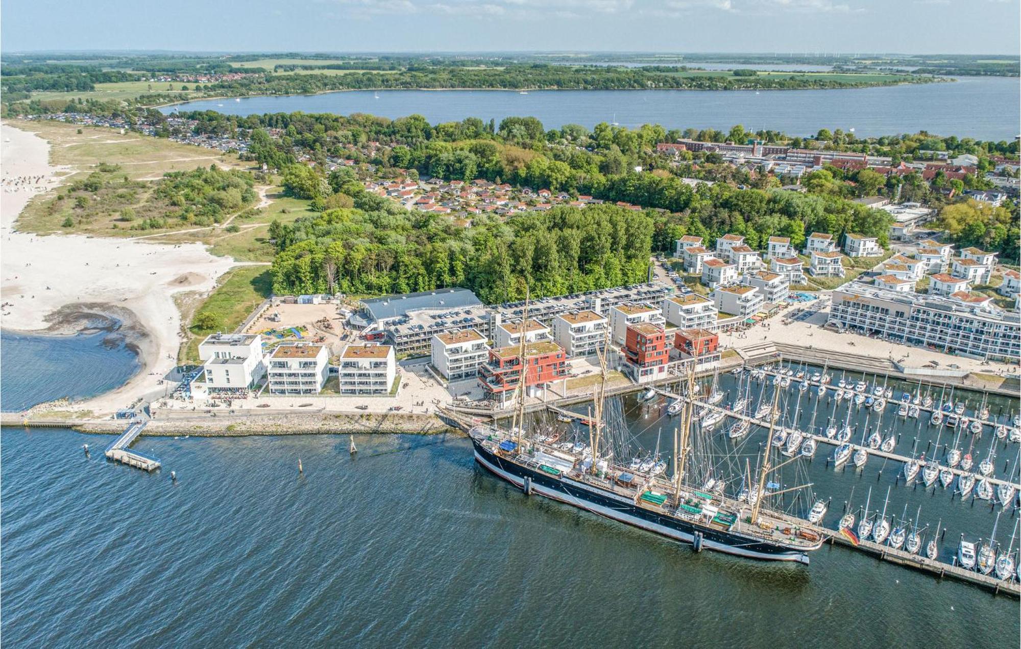 Apartment 2 Bedroom Cozy In Travemuende *